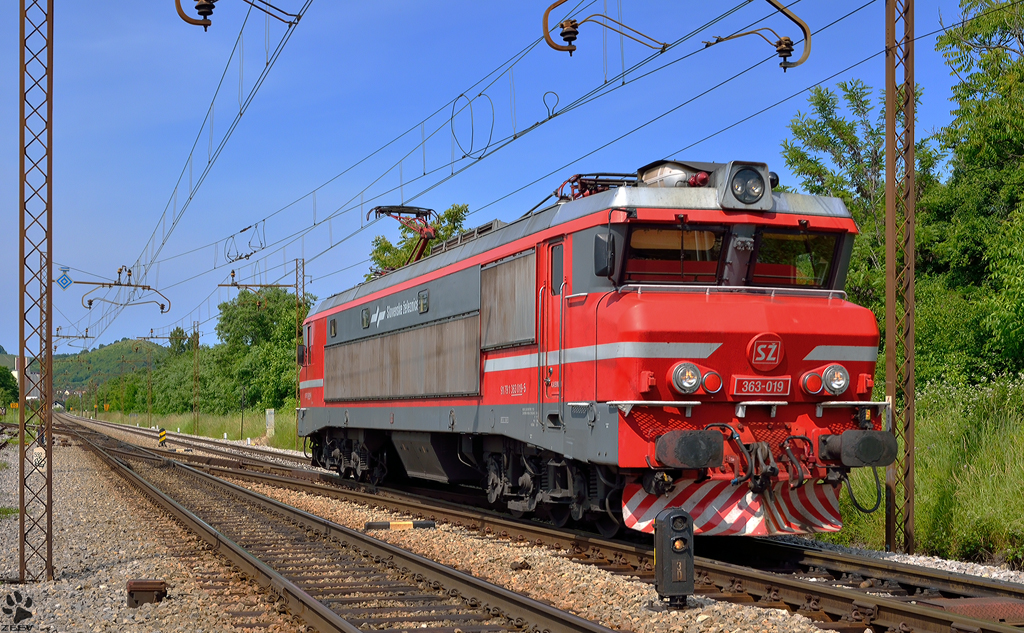S 363-019 fhrt als Lokzug durch Maribor-Tabor. /6.6.2012