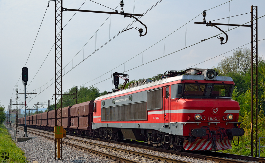 S 363-021 zieht Erzzug durch Maribor-Tabor Richtung Norden. /12.9.2012