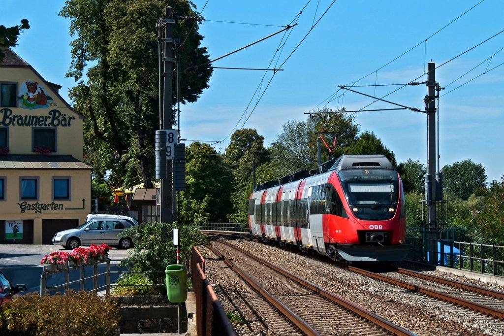 S 40 ist von Tulln nach Wien FJB unterwegs. Greifenstein-Altenberg, am 29.08.2011.