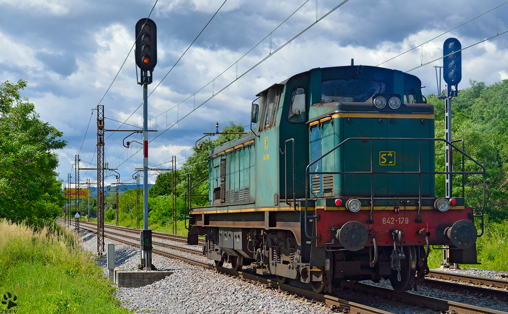 S 642-179 faehrt als Lokzug durch Maribor-Tabor Richtung Tezno Verschiebabahnhof. /26.6.2013