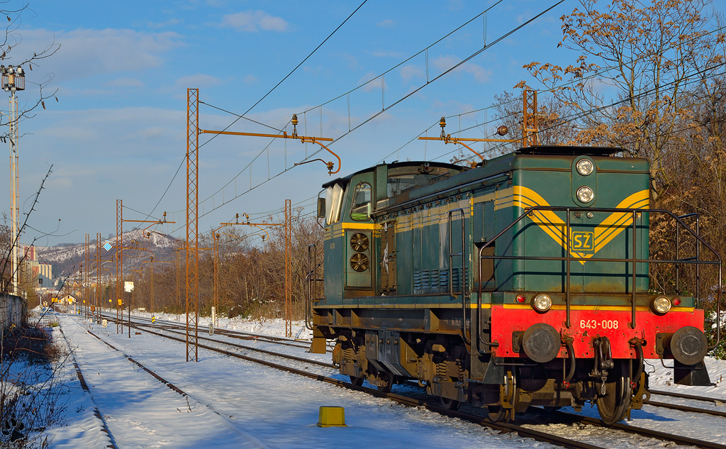 S 643-008 fhrt als Lokzug durch Maribor-Tabor Richtung Maribor Hauptbahnhof. /11.12.2012