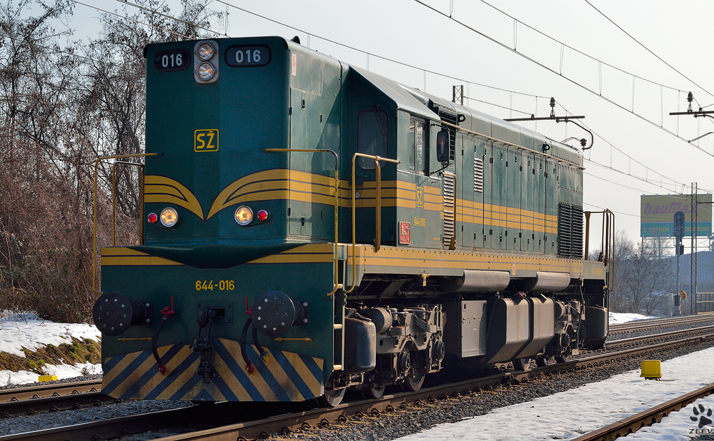 S 644-016 fhrt als Lokzug durch Maribor-Tabor Richtung Studenci Bahnhof. /1.3.2013