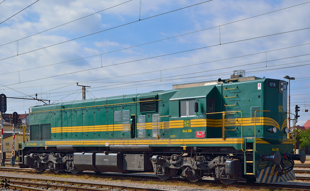 S 644-016 wartet in Pragersko fr Auftrag Richtung Hodo. /5.10.2012