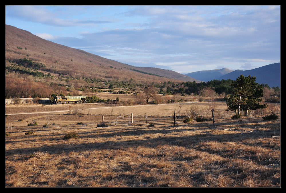 S� 644-103 zwischen Podgorje und Pre�nica auf der Pula-bahn(5.3.2011).
