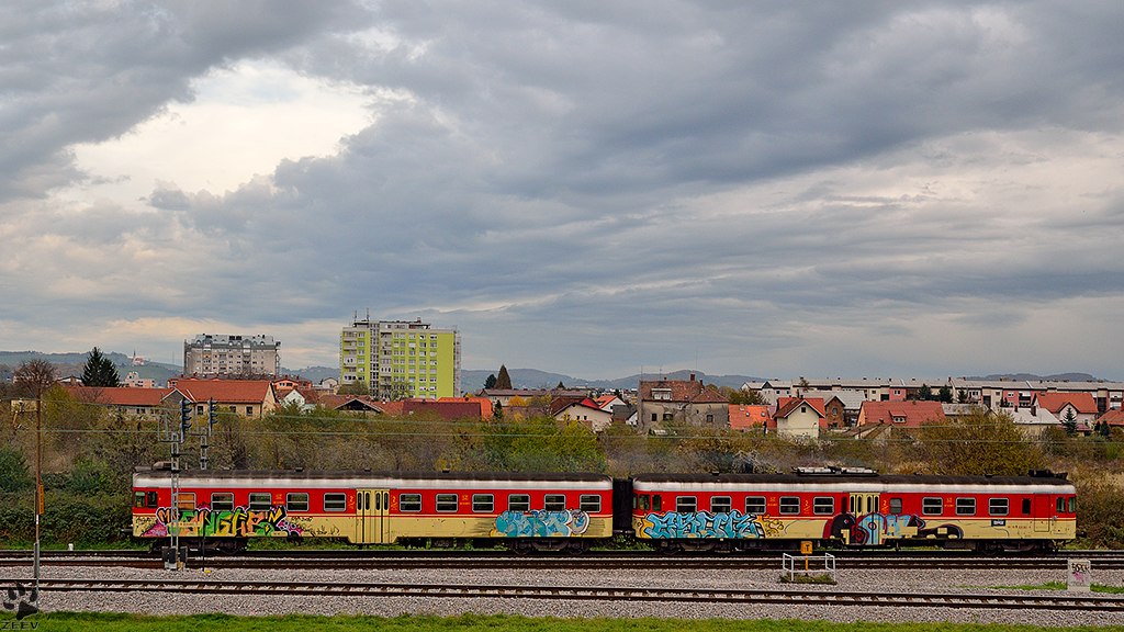 S 813-041 fhrt durch Maribor-Tabor Richtung Pragersko. /6.11.2012