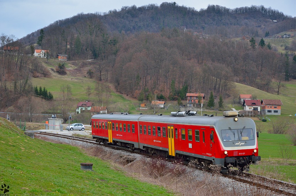 S 813-121 fhrt nahe Terme Olimia in Richtung Imeno. /20.3.2013