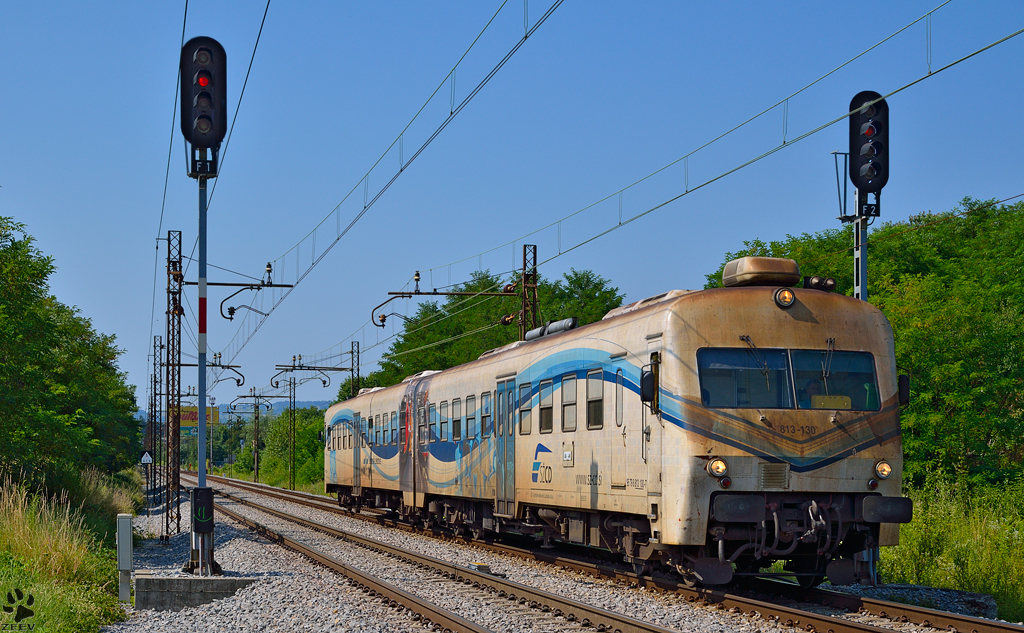 S 813-130 fhrt durch Maribor-Tabor Richtung Maribor Hauptbahnhof. /20.7.2013