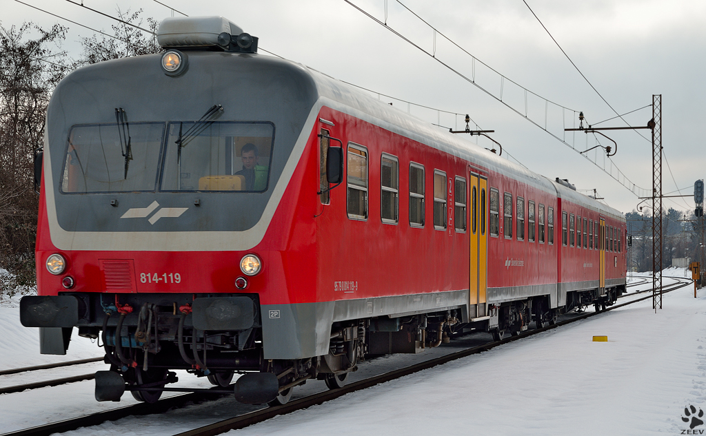 S 814-037 fhrt durch Maribor-Tabor Richtung Maribor Hauptbahnhof. /25.2.2013