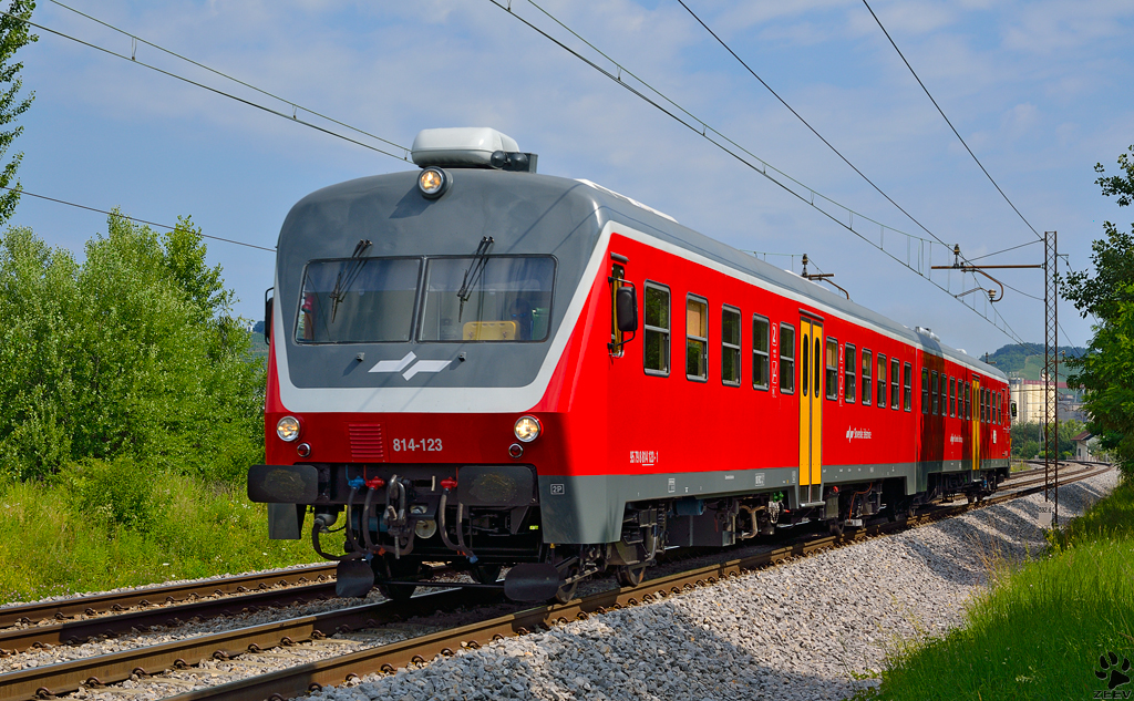 S 814-123 fhrt durch Maribor-Tabor Richtung Pragersko. /4.7.2013