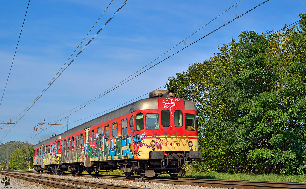 S 814-41 fhrt durch Maribor-Tabor Richtung Pragersko. / 10.9.2012