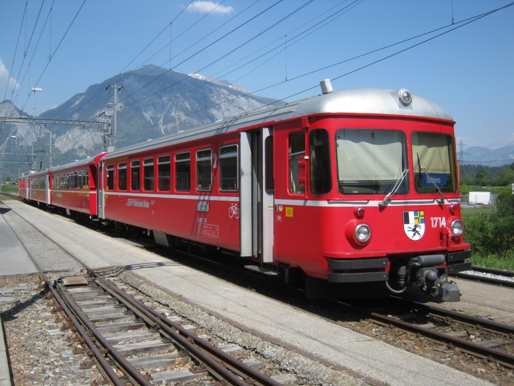 S-Bahn beim Wenden in Rhzns, 25.04.2011.