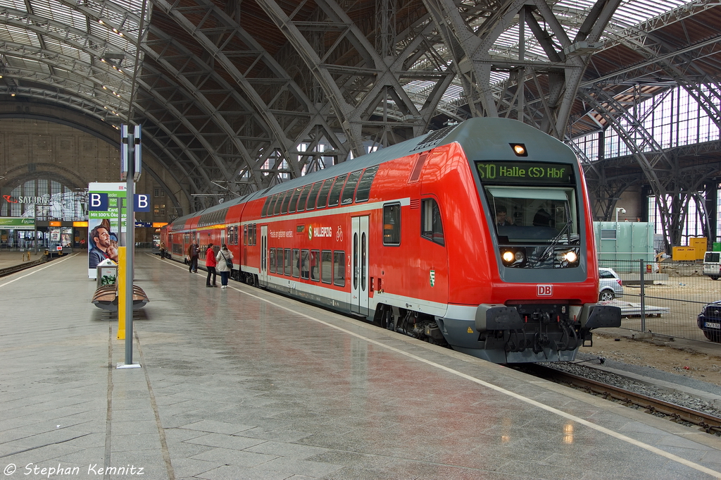 S-Bahn HALLEIPZIG S10 (S 37048) von Leipzig Hbf nach Halle(Saale)Hbf im Leipziger Hbf und geschoben hatte die 143 959-5. 04.04.2013