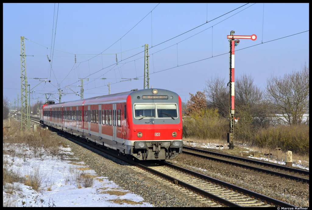 S-Bahn Nrnberg alt: 143 119-6 schiebt ihren S-Bahnzug Richtung Eggolsheim am 1. Februar 2012.