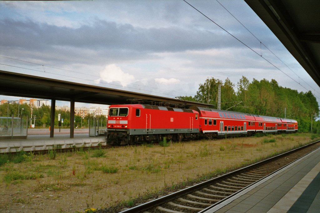 S-Bahn Rostock, Linie S1 Richtung Warnemnde, aufgenommen am HP Ltten Klein, DR BR 243