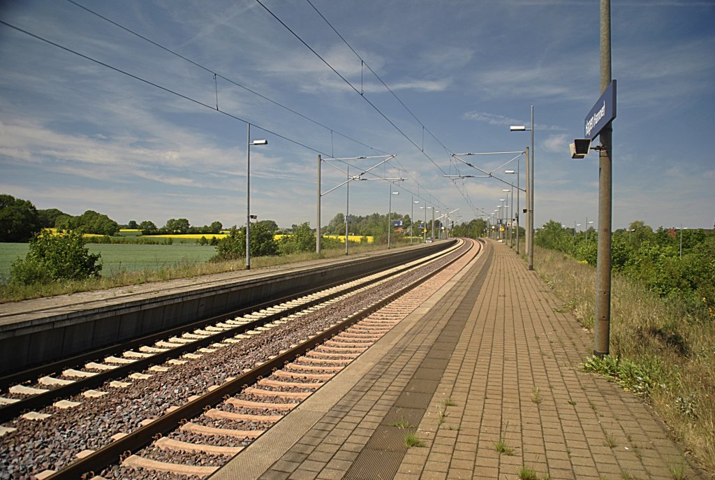 S-Bahnstation  Hagen/Hannover, zwischen Neustadt/R�benberge und Nienburg, am 09.05.2011, bei sch�nen Fr�hlingswetter.