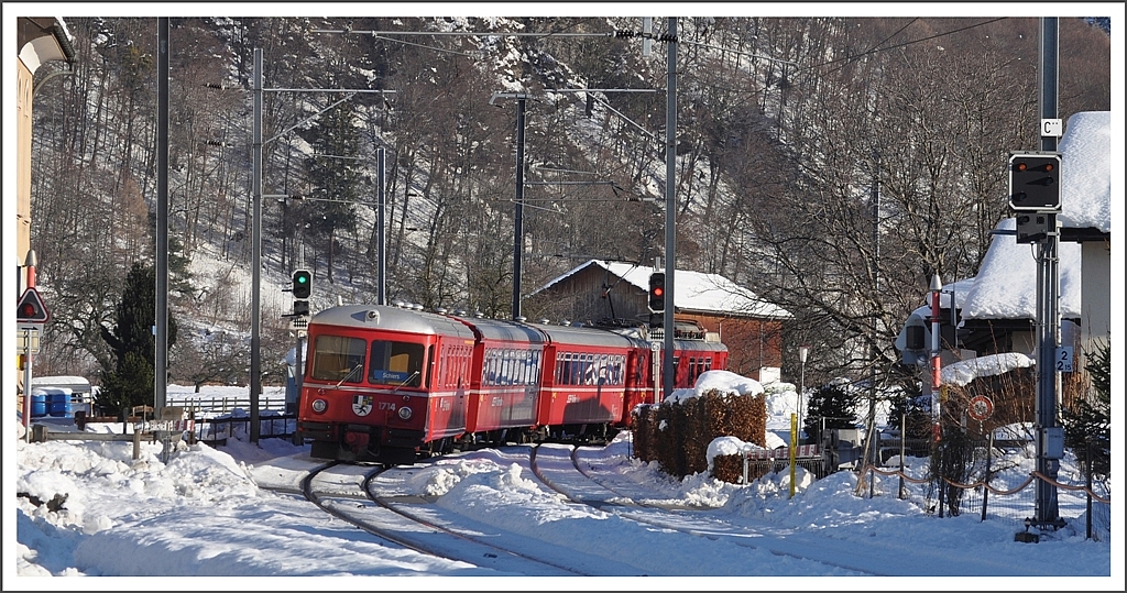 S1 1516 mit Steuerwagen 1714 in Malans. (23.12.2011)