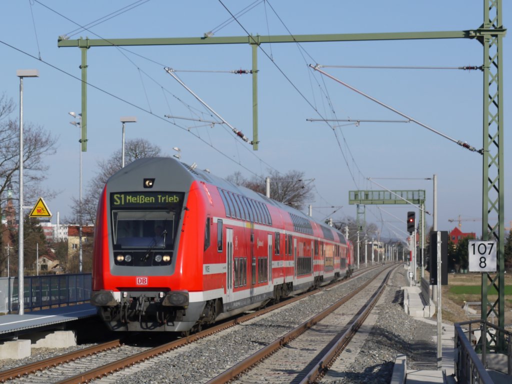 S1 nach Meien-Triebischtal auf der erneuerten Trasse in Radebeul-Weintraube; 16.03.2012
