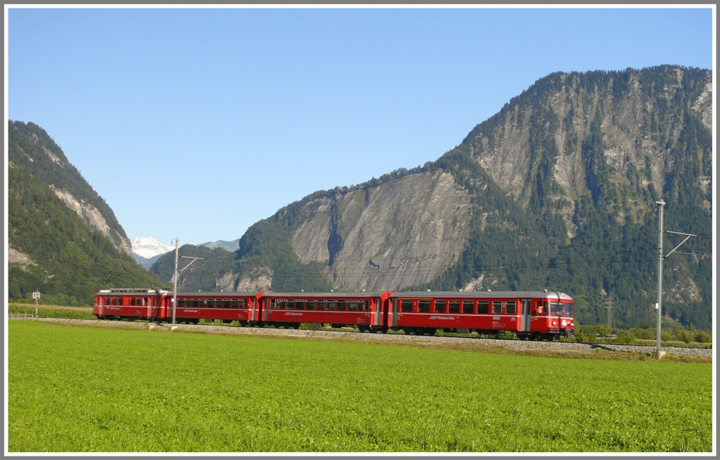 S1 von Schiers nach Rhzns zwischen Malans und Landquart. (01.09.2010)
