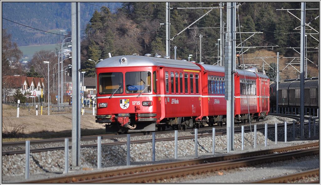 S2 1564 mit Steuerwagen 1715 bei Ems Werk. (31.01.2013)