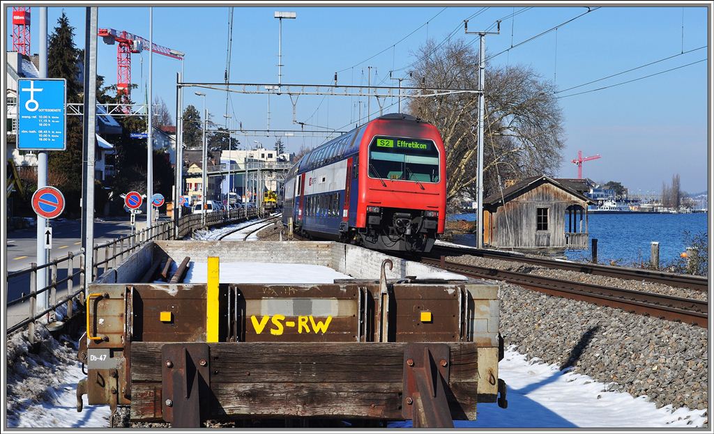 S2 nach Effretikon bei Wdenswil. (19.02.2013)