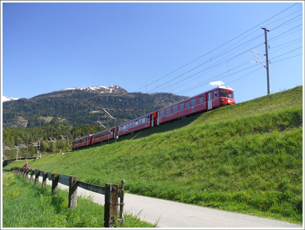 S2 nach Thusis bei Reichenau-Tamins. (28.04.2010)