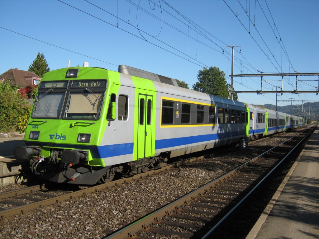 S3 15362 im Bahnhof Mnchenbuchsee, 03.10.2010.