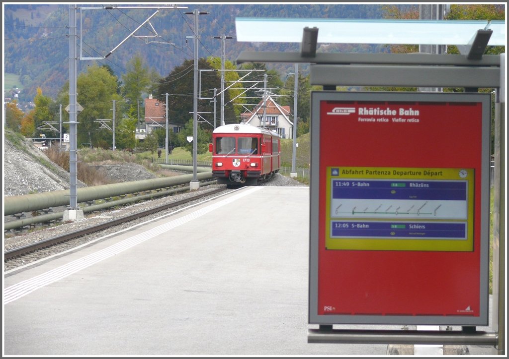 S8 nach Rhzns erreicht Igis. (25.10.2009)