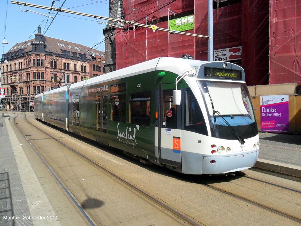 Saarbahn an der Haltestelle Saarbrcken Johanniskirche. Das Bild habe ich am 10.04.2011 gemacht.