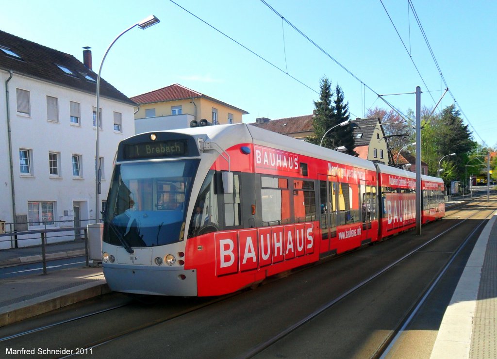 Saarbahn an der Haltestelle Saarbrcken Rastpfuhl. Das Bild habe ich am 09.04.2011 gemacht.