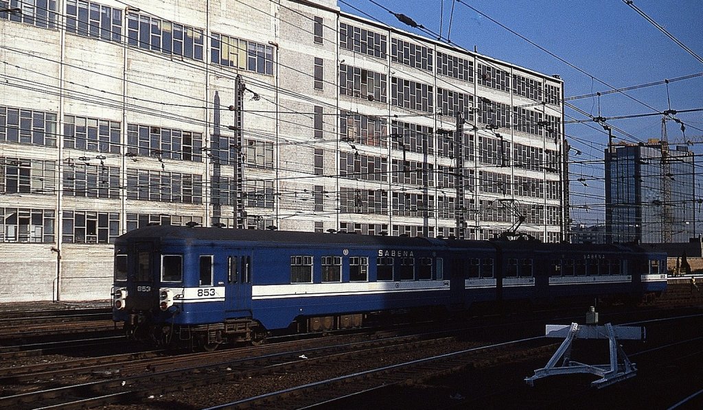 SABENA-Flughafenzug 853 der SNCB im Frhjahr 1980 in Bruxelles/Brssel