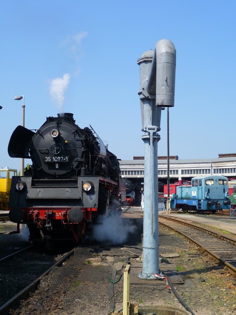 Saisonerffnung bei der IG Traditionslok 58 3047 e.V. Glauchau am 05.05.13 Hier die 35 1097-1.