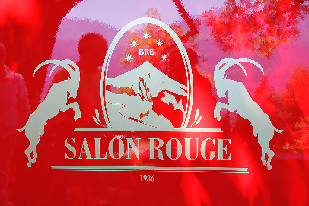  Salon Rouge -Signet des restaurierten Wagens B27 von 1936. Mein letztes Bild innerhalb der kleinen BRB-Reportage. Weitere Highlights unter www.salon-rouge.ch sowie unter Galerie / Fahrt am 09.08.2010