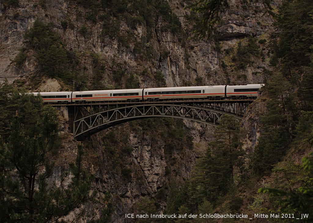 Samstag-abend-ICE auf der Schlobachbrcke. Mitte Mai 2011 kHds