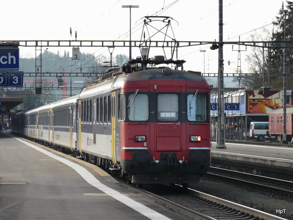 SBB / S-Bahn Zrich - Triebwagen RBe 4/4 540 043-7 in Blach am 01.04.2011

