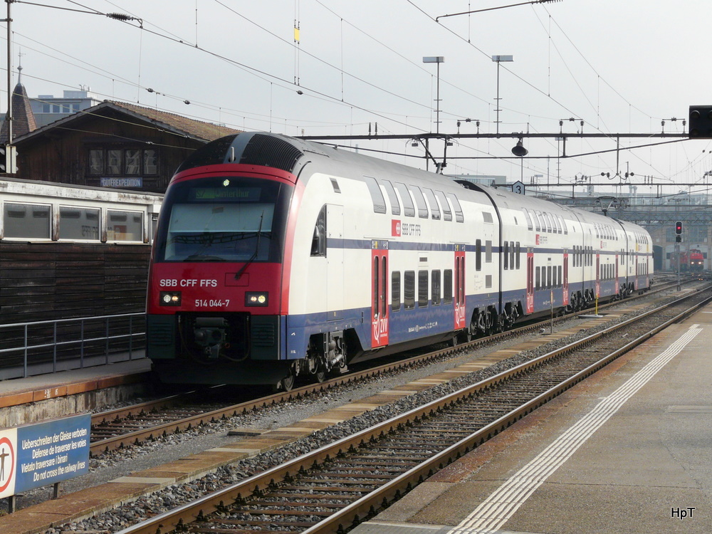 SBB / S-Bahn Zrich - Triebzug RABe 514 044-7 bei der einfahrt im Bahnhof Rapperswil am 01.03.2012