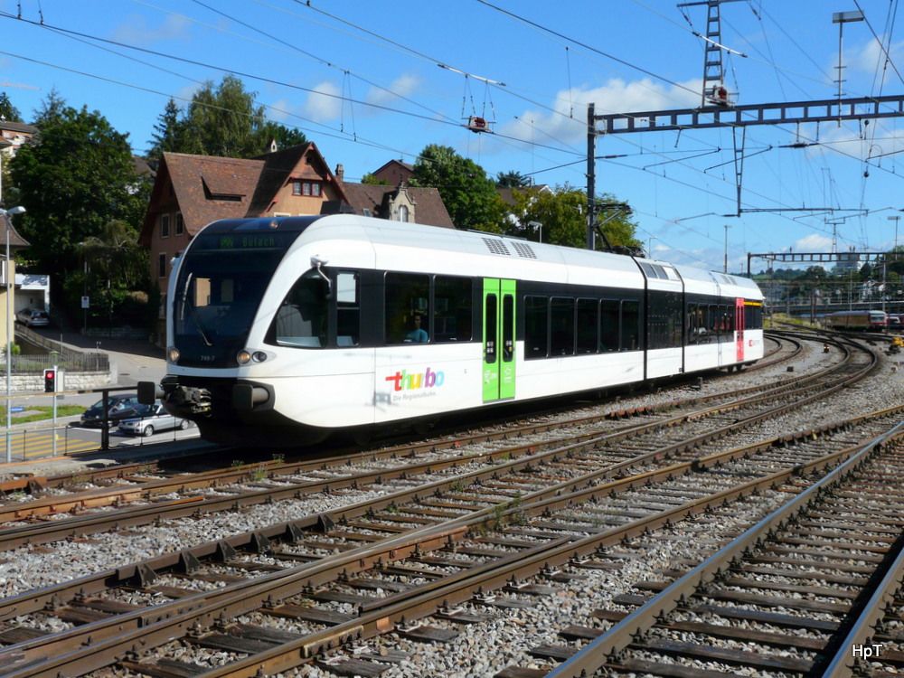 SBB / Thurbo - Einfahrender Triebzug RABe 2/6  526 749-7 im Bahnhof Schaffhausen am 26.08.2012