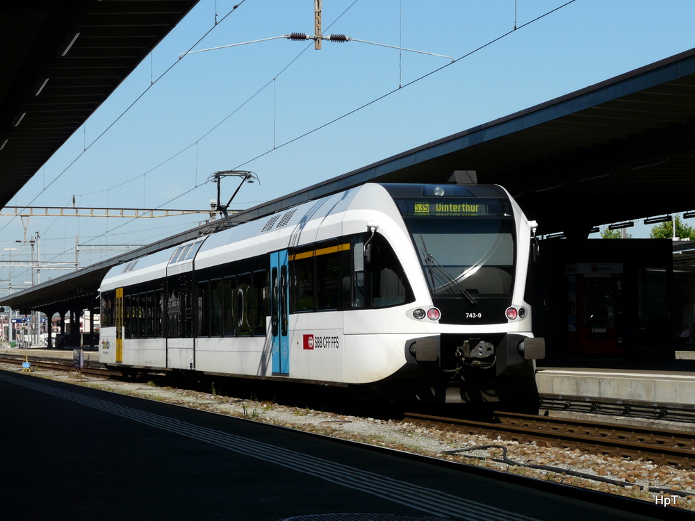 SBB / Thurbo - Triebwagen RABe 526 743-0 im Bahnhof von Wil am 26.08.2011