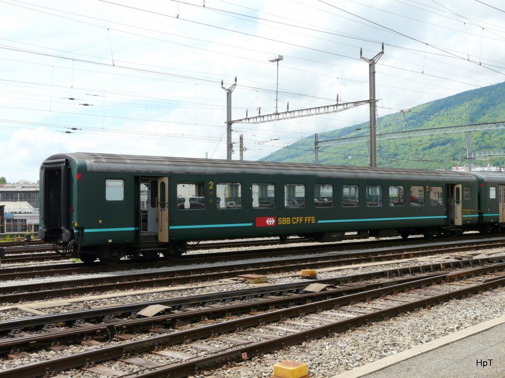 SBB - 2 Kl. Personenwagen B 50 85 20-34 638-0 in Biel am 12.05.2010