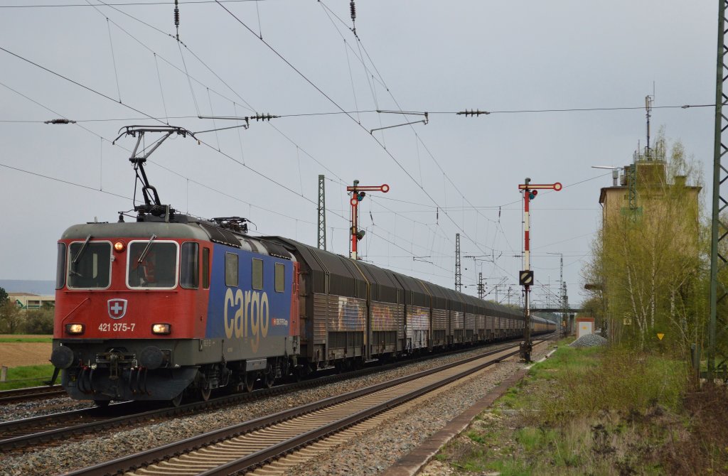 SBB 421 375-7 vor Ganzzug Autotransport ARS Altmann in Hirscheid (19.04.2013)