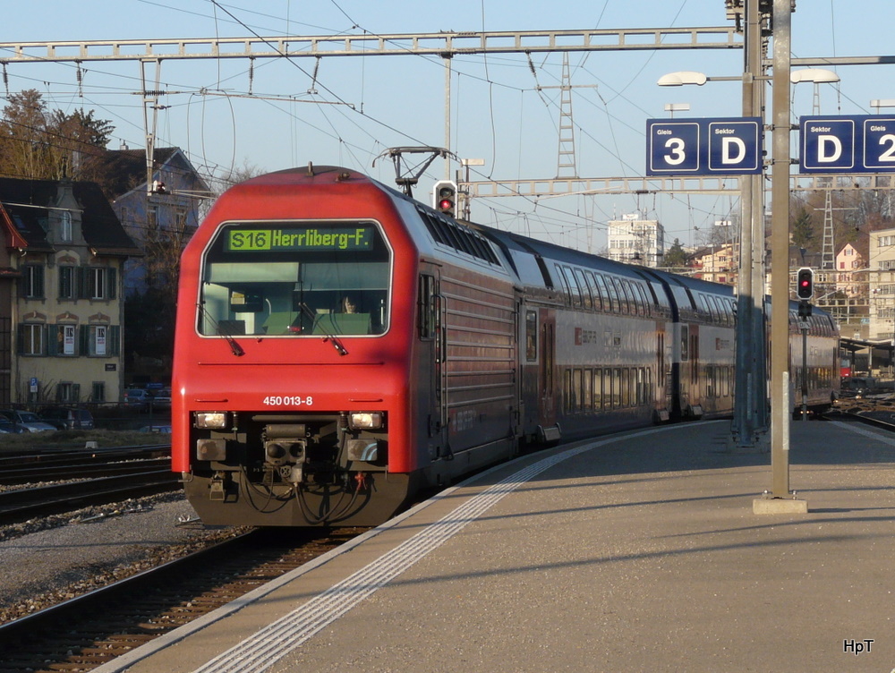 SBB - 450 013-5 unterwegs auf der S16 bei der einfahrt in den Bahnhof Schaffhausen am 01.03.2012