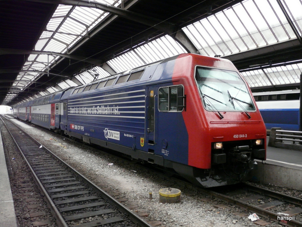 SBB - 450 044-3 im Hauptbahnhof Zrich am 18.03.2013