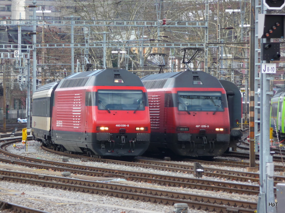 SBB - 460 026-8 und 460 078-9 im vorfeld des Bahnhofs Bern am 20.02.2012  ... Foto wurd vom Perron aus gemacht