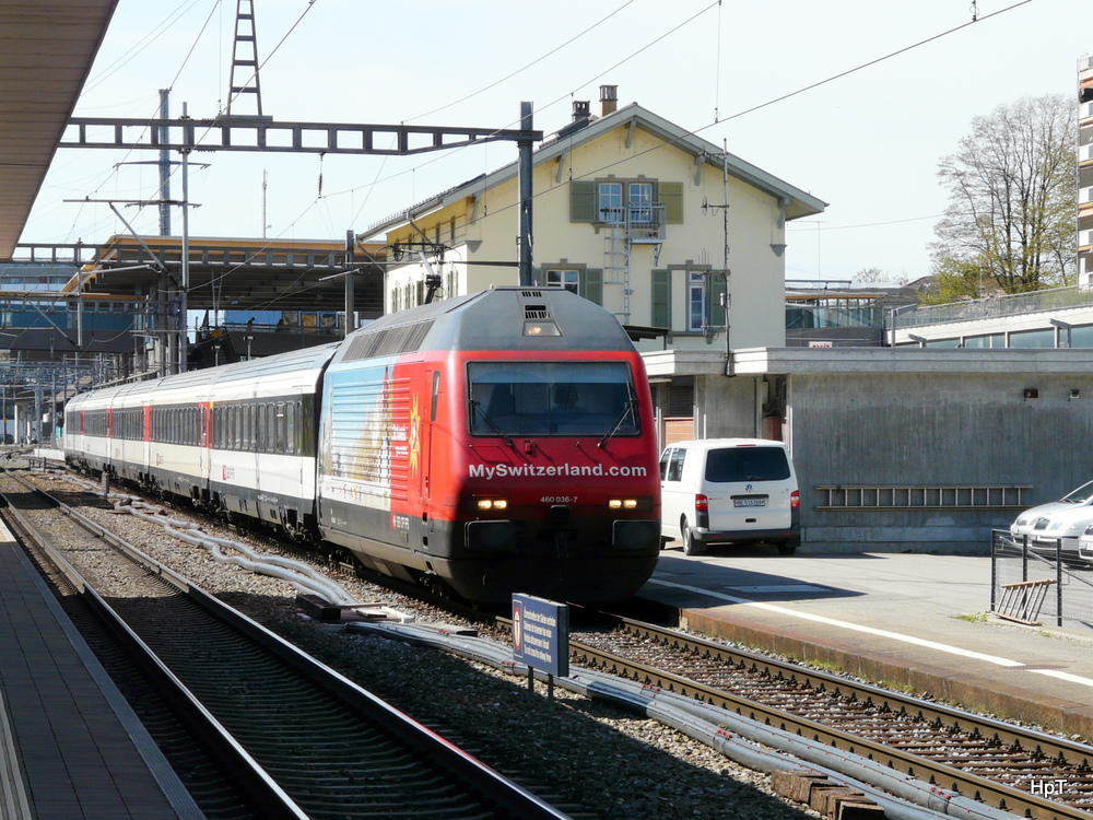 SBB - 460 036-7 mit RE  Bern - Biel bei der durchfahrt im Bahnhof Zollikofen am 26.04.2012
