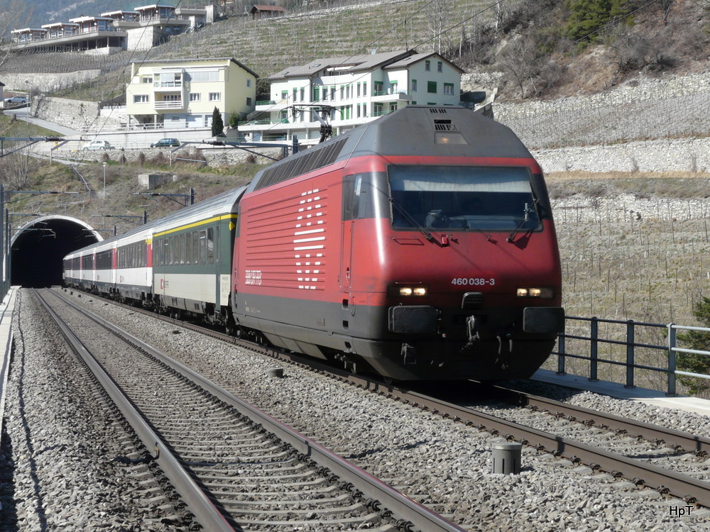 SBB - 460 038-3 mit IR bei der einfahrt in den Bahnhof Leuk am 18.03.2011

