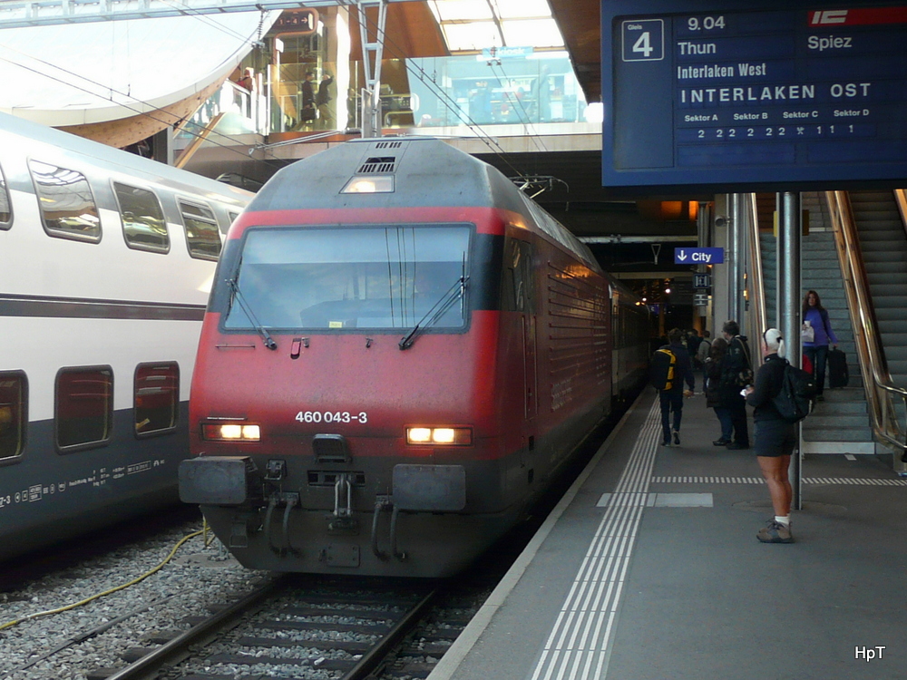 SBB - 460 043-3 mit IC bei der einfahrt im Bahnhof Bern am 14.09.2012