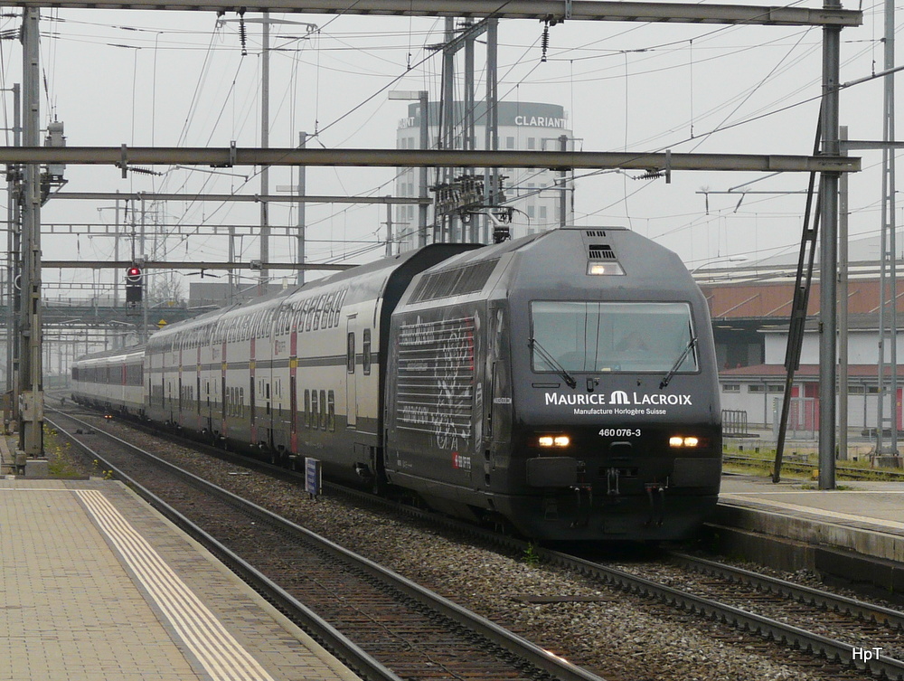 SBB - 460 076-3 mit IC bei der durchfahrt im Bahnhof Prattelen am 02.05.2013