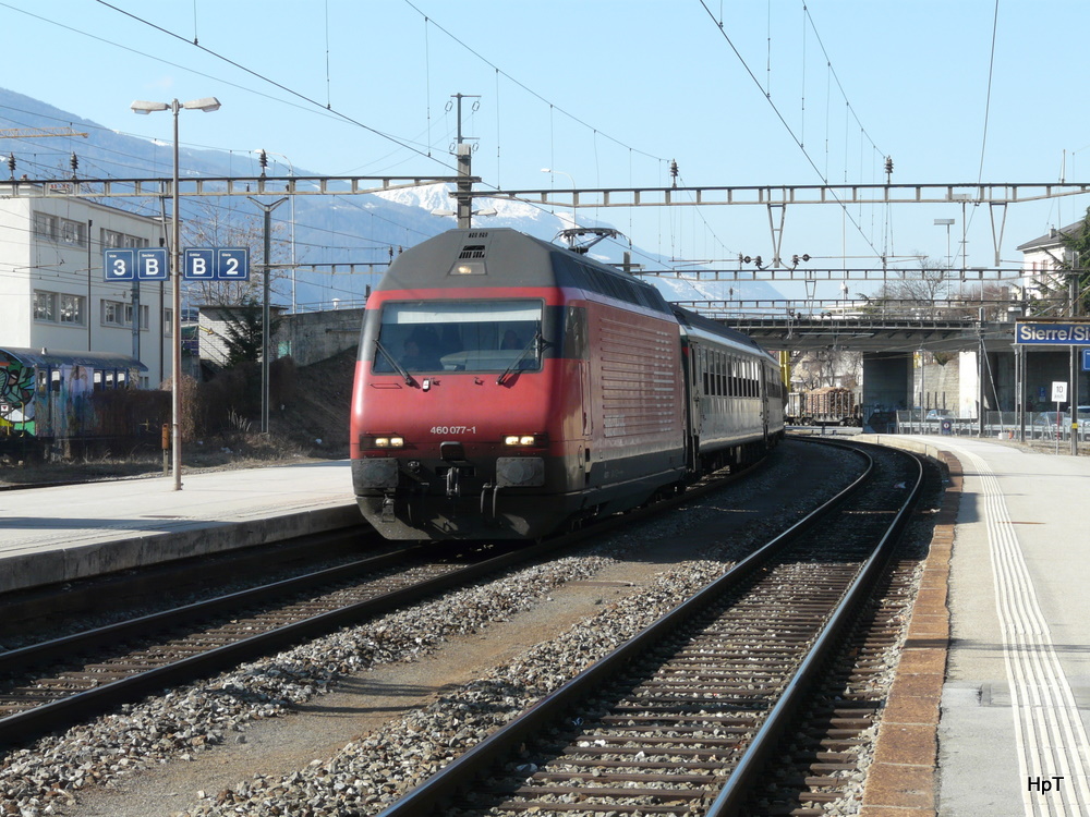 SBB - 460 077-1 mit IR bei der einfahrt in den Bahnhof Sierre am 18.03.2011

