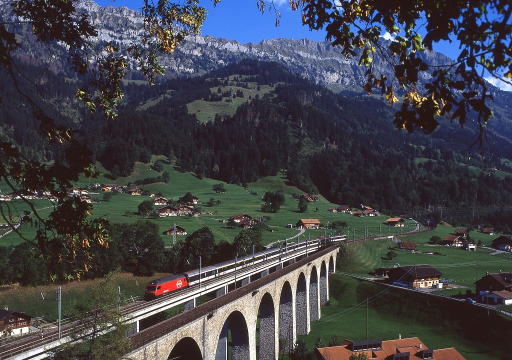 SBB 460 …, Frutigen, IC880, 15.09.2003.
