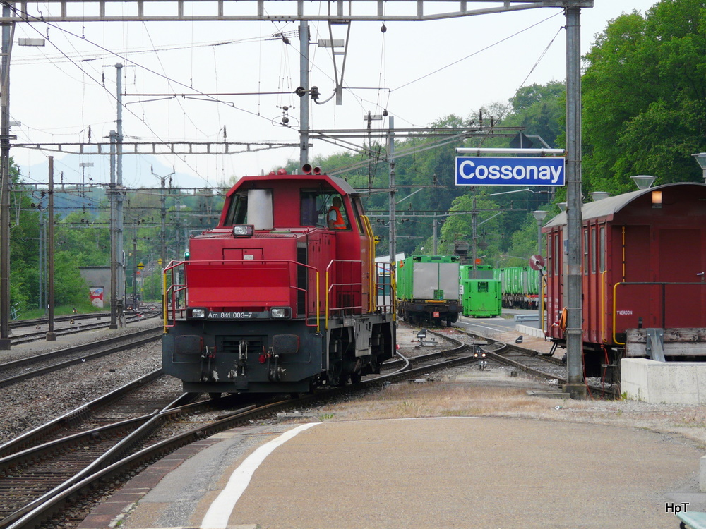SBB - Am 841 003-7 bei Rangierfahrt im Bahnhof Cossonay am 19.05.2010