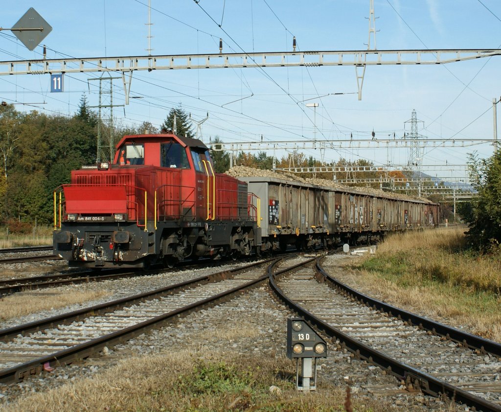 SBB Am 841 004-5 mit Zuckerrben beladenen Easo in Roche (VD)
28. Oktober 2009